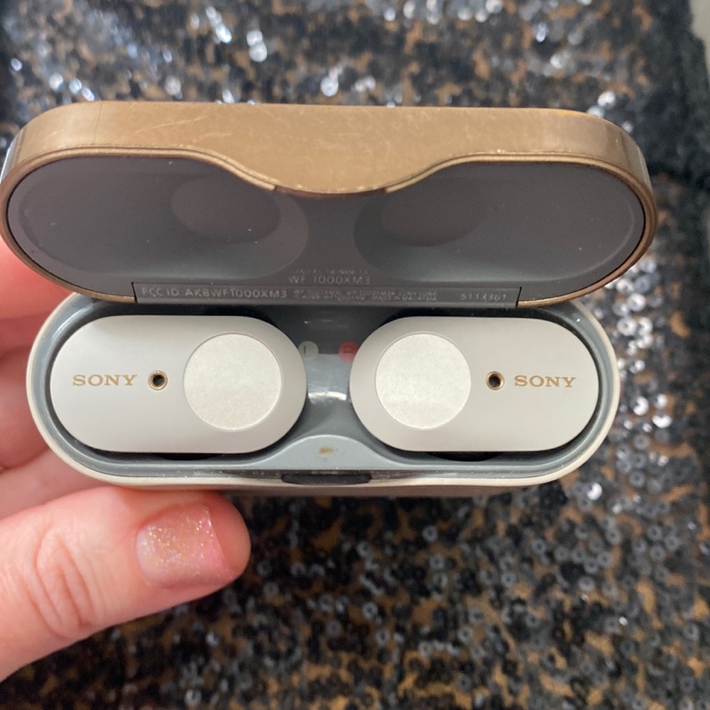 Samsung Wireless Noise Canceling Headphones
